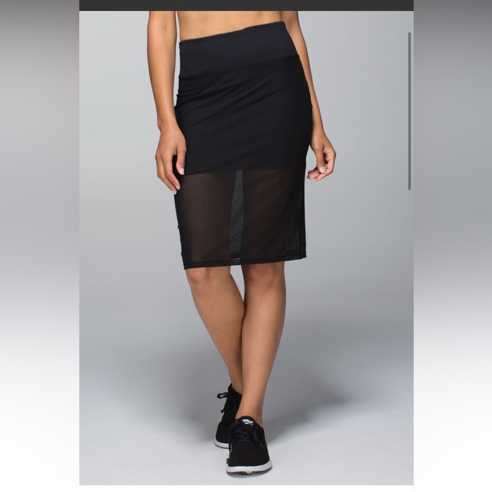 Lululemon Meesh Skirt
Black